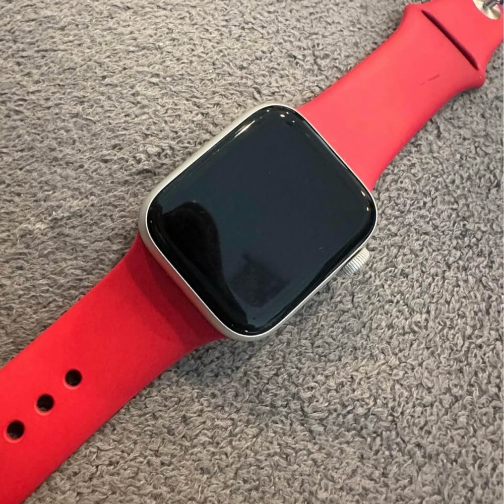 Excellent Condition Apple Watch
Series 5 (40mm)